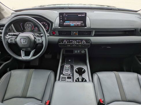 Used 2025 Honda Pilot Touring image 21