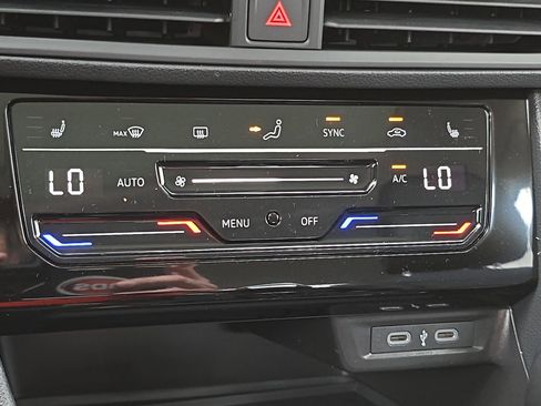 New 2026 Volkswagen Jetta SE FWD image 23