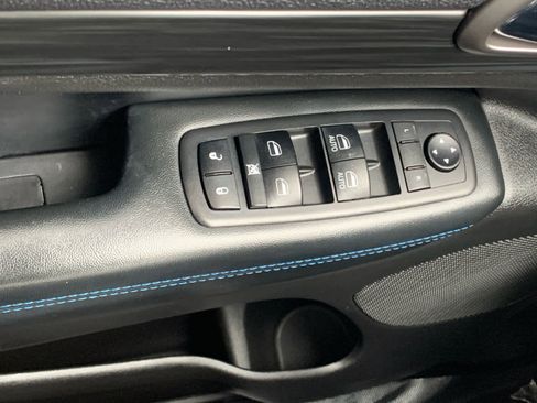 Used 2019 Jeep Grand Cherokee Laredo image 21