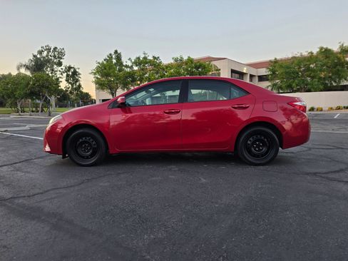 Used 2016 Toyota Corolla LE FWD image 8