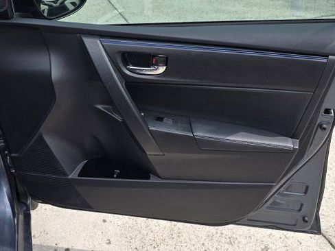 Used 2017 Toyota Corolla SE FWD image 17