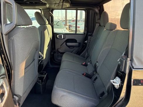 Used 2024 Jeep Gladiator Sport image 18