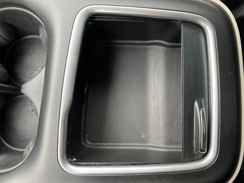 Used 2022 Chrysler Pacifica Touring-L image 21