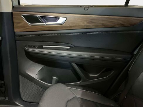 Certified 2025 Volkswagen Atlas SE image 15