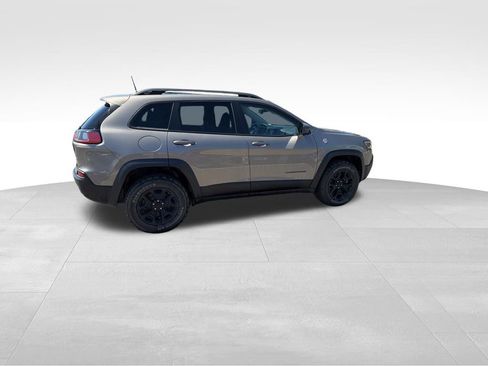 Used 2021 Jeep Cherokee Trailhawk AWD/4WD image 12