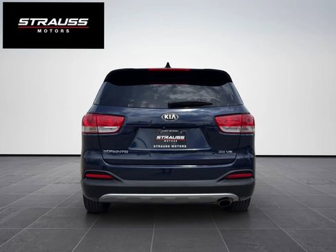 Used 2017 Kia Sorento EX FWD image 8