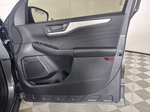 Used 2022 Ford Escape SE w/ SE Sport Appearance Package FWD image 27