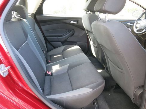 Used 2014 Ford Focus SE FWD image 16
