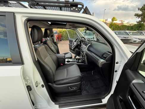 Used 2024 Toyota 4Runner SR5 Premium w/ Moonroof Package AWD/4WD image 25
