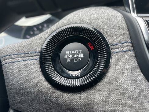 Used 2024 Jeep Compass Latitude image 43