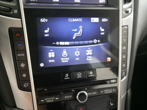Used 2018 INFINITI Q50 Sport w/ Sensory Package (Sport) AWD/4WD image 23