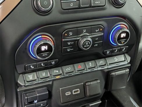 Used 2022 Chevrolet Silverado 3500 High Country w/ Z71 Off-Road Package image 30