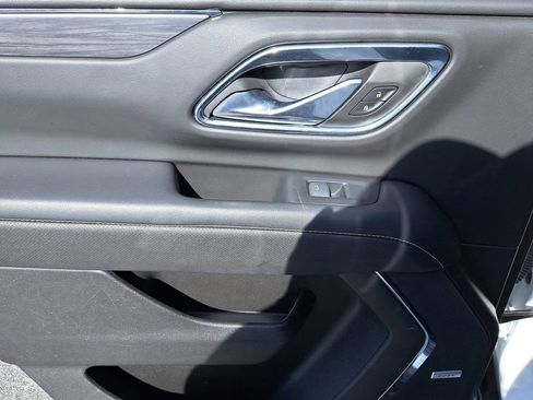 Used 2023 GMC Yukon SLT image 9