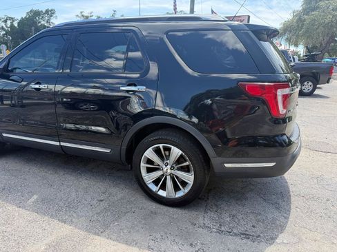 Used 2018 Ford Explorer Limited FWD image 9