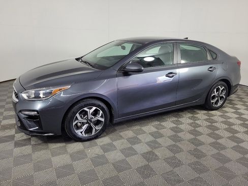 Used 2021 Kia Forte LXS FWD image 2