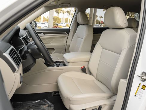 Used 2023 Volkswagen Atlas SE AWD/4WD image 9