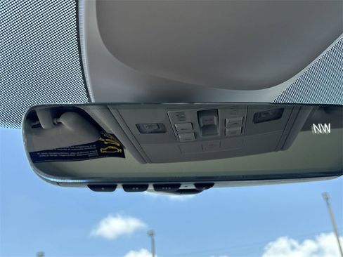 New 2025 Volkswagen Taos SE image 36