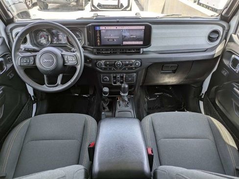 Used 2024 Jeep Wrangler Unlimited AWD/4WD image 15