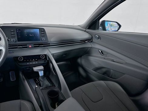 Certified 2023 Hyundai Elantra SEL w/ Convenience Package image 22