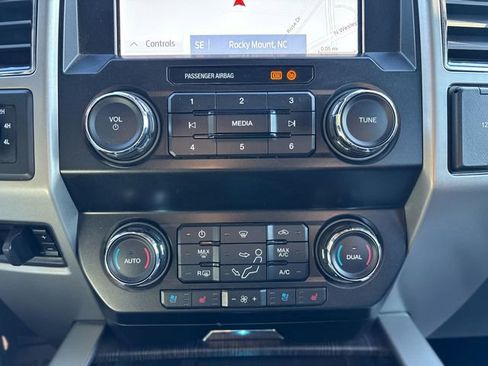 Used 2021 Ford F250 Lariat w/ Lariat Ultimate Package AWD/4WD image 30