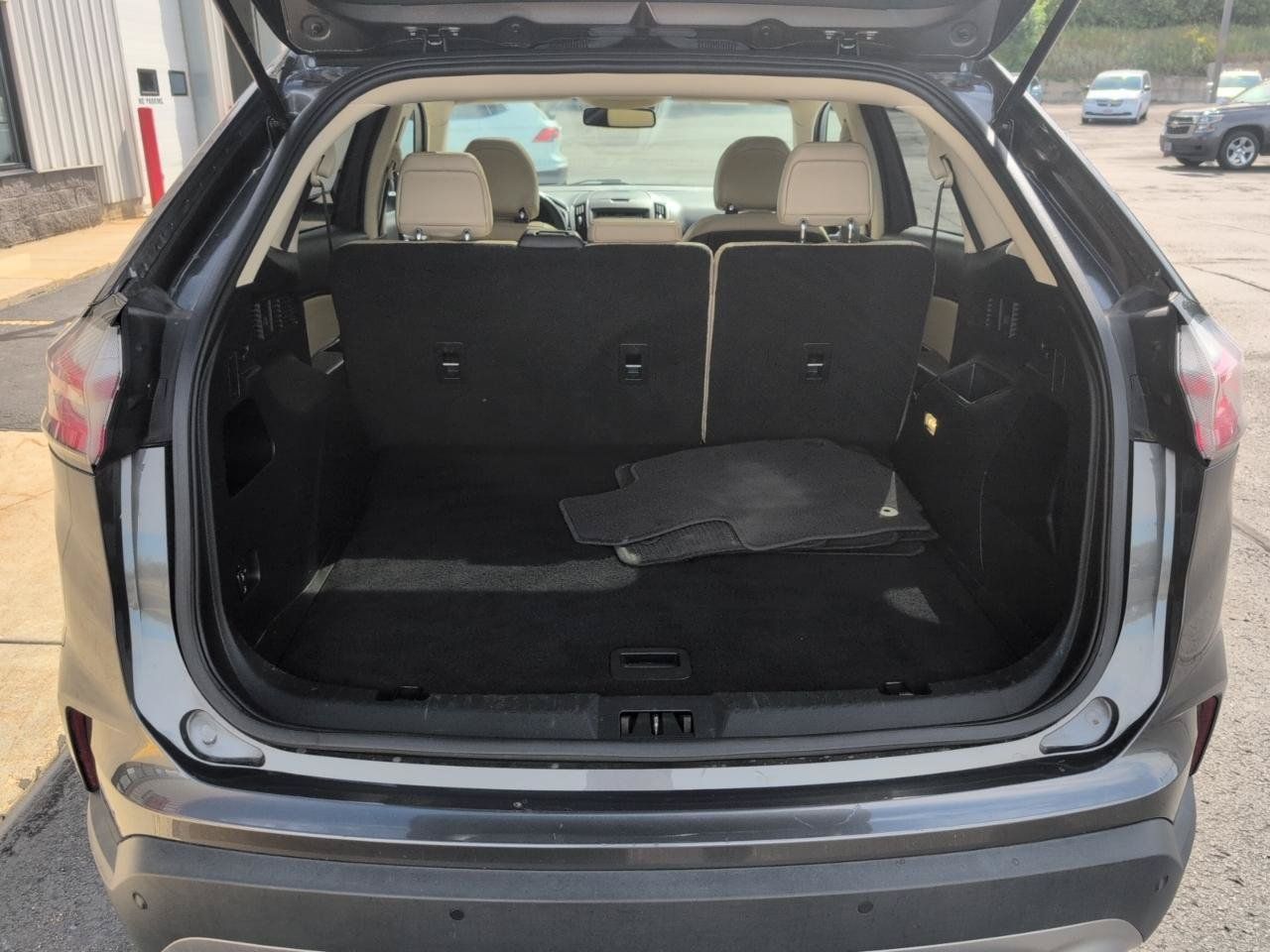 Used 2019 Ford Edge SEL w/ Equipment Group 201A AWD/4WD image 13