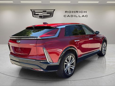 Certified 2024 Cadillac Lyriq Luxury w/ LPO, Floor Liner Package AWD/4WD image 8