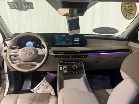 Used 2023 Hyundai Palisade Calligraphy image 39