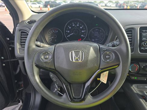 Used 2021 Honda HR-V LX image 8