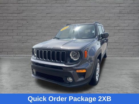 Used 2019 Jeep Renegade Latitude AWD/4WD image 3