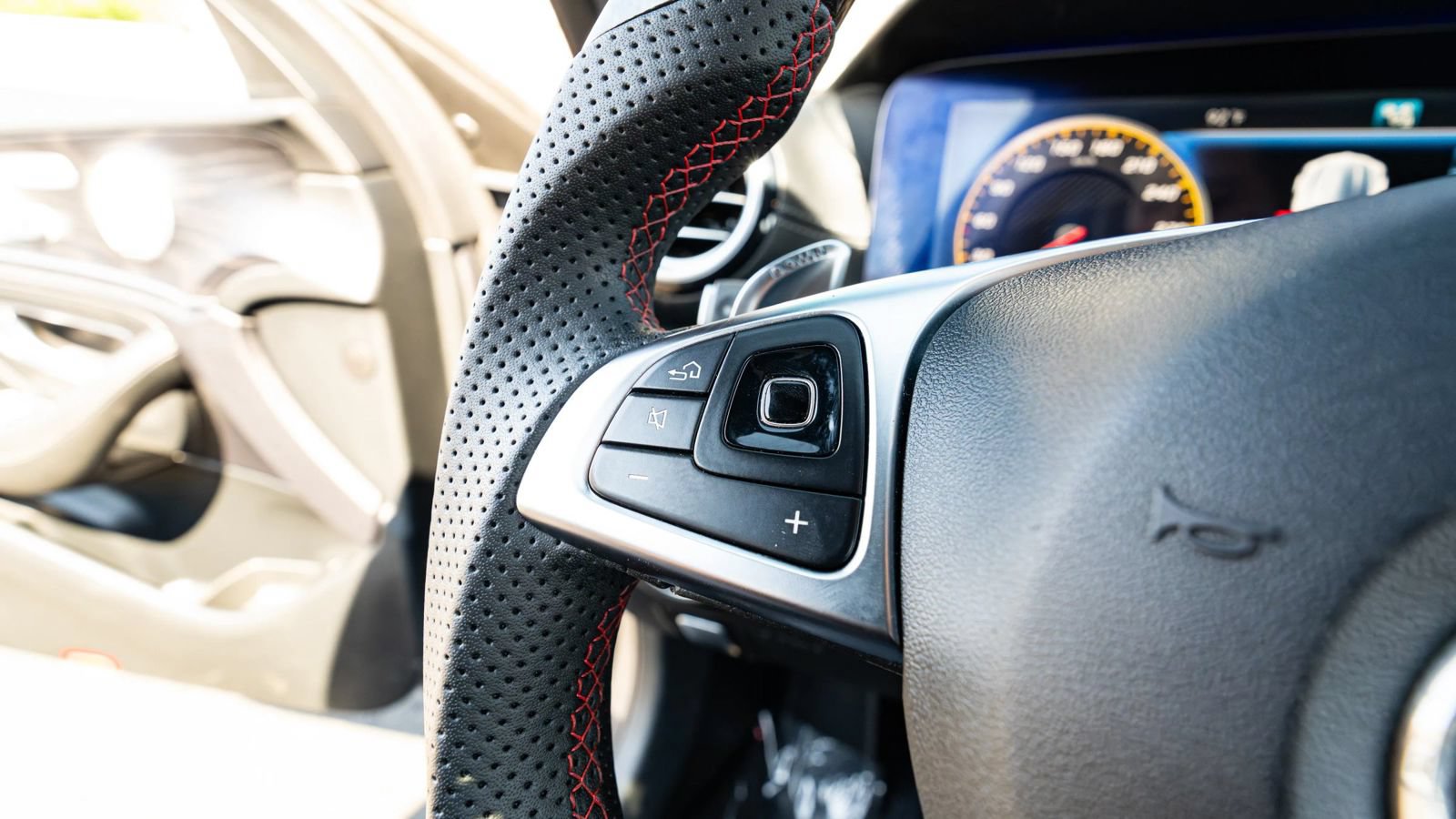 Used 2018 Mercedes-Benz E 63 AMG S image 49