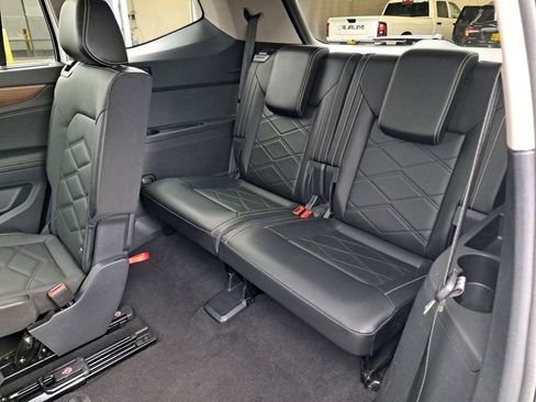 Used 2024 Volkswagen Atlas SE image 14