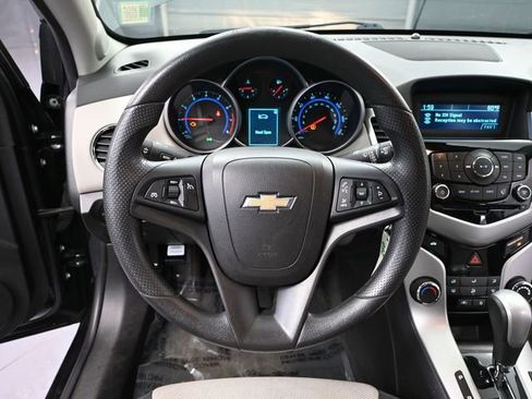 Used 2015 Chevrolet Cruze LS image 22