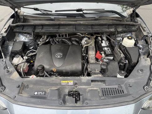 Used 2020 Toyota Highlander XLE FWD image 22