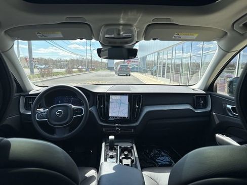 Certified 2025 Volvo XC60 B5 Plus AWD/4WD image 18