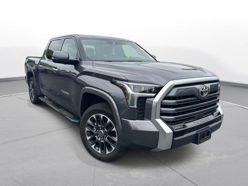 Used 2023 Toyota Tundra Limited AWD/4WD image 4