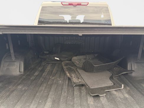 Used 2023 GMC Sierra 1500 AT4 w/ Technology Package AWD/4WD image 23