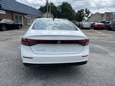 Used 2025 Honda Accord SE image 13