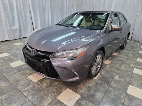 Used 2016 Toyota Camry SE FWD image 2