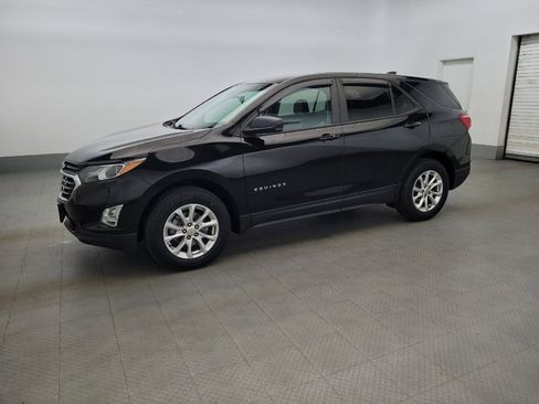 Used 2020 Chevrolet Equinox LS w/ LS Convenience Package AWD/4WD image 2