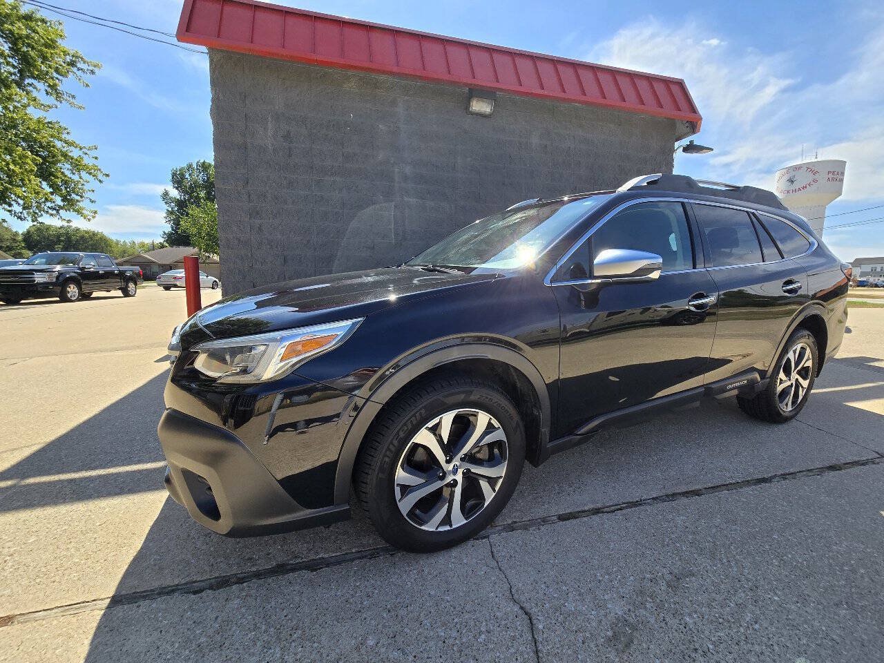 Used 2020 Subaru Outback Touring w/ Popular Package #2 AWD/4WD image 2