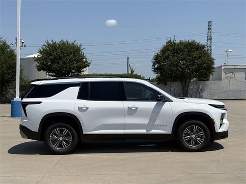 New 2026 Chevrolet Traverse LT w/ Driver Confidence Package image 3