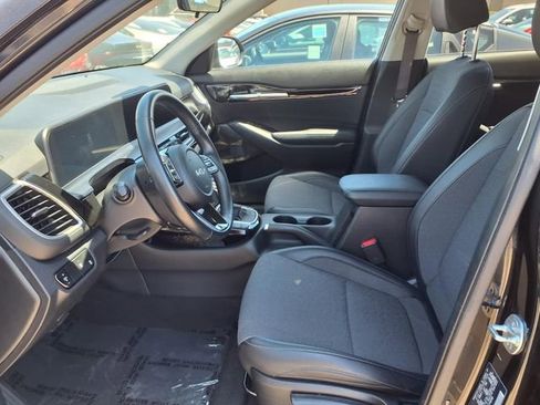 Used 2025 Kia Seltos S FWD image 11