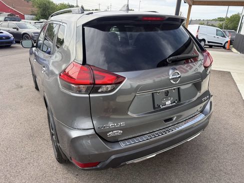 Used 2017 Nissan Rogue SV w/ Midnight Edition AWD/4WD image 10