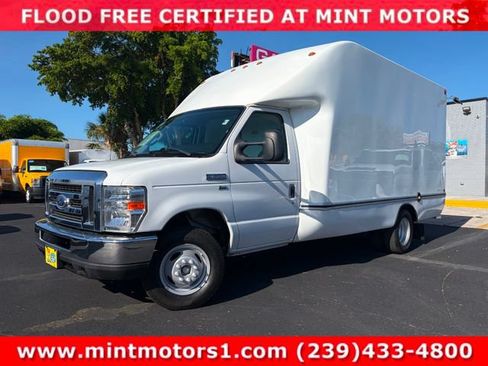 Used 2019 Ford E-350 and Econoline 350 Super Duty RWD image 12