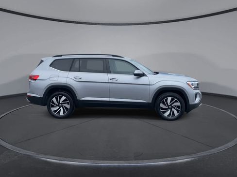 Used 2025 Volkswagen Atlas SE image 9