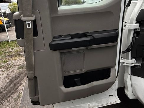 Used 2017 Ford F450 XL w/ Power Equipment Group image 17