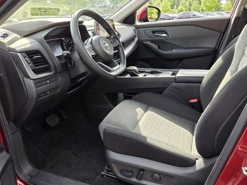 Used 2023 Nissan Rogue SV FWD image 16