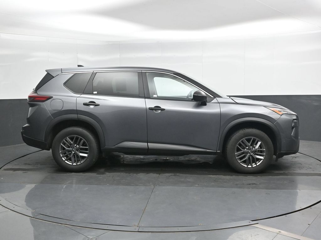 Used 2024 Nissan Rogue S AWD/4WD image 4