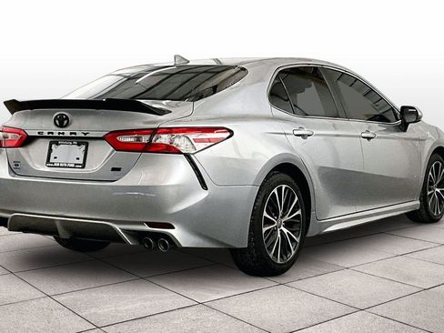 Used 2020 Toyota Camry SE w/ Convenience Package image 11