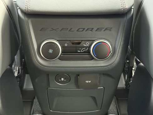 New 2026 Ford Explorer Active w/ Active Comfort Package RWD image 18